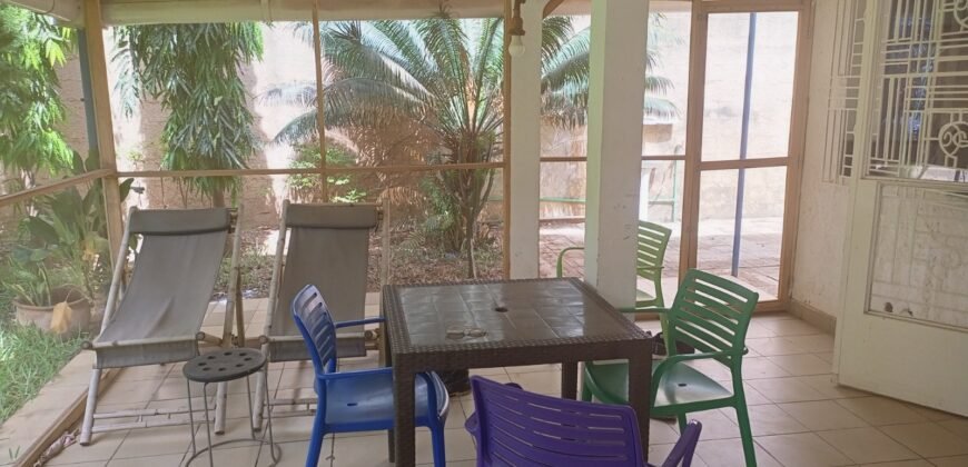 VILLA DE TYPE F4 AVEC PISCINE A LOUER A LA ROTONDE