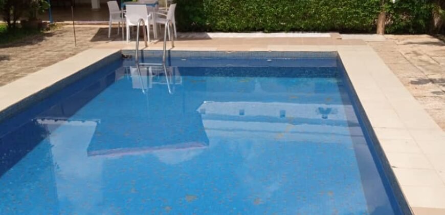 VILLA DE TYPE F4 AVEC PISCINE A LOUER A LA ROTONDE