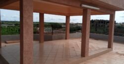 TRIPLEX DE HAUT STANDING NEUF – 8 PIÈCES EN LOCATION À OUAGA 2000, ZONE C