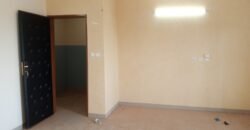 TRIPLEX DE HAUT STANDING NEUF – 8 PIÈCES EN LOCATION À OUAGA 2000, ZONE C