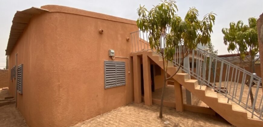 VILLA F4 SUR PARCELLE DE 300 M² À VENDRE À WAYALGHIN