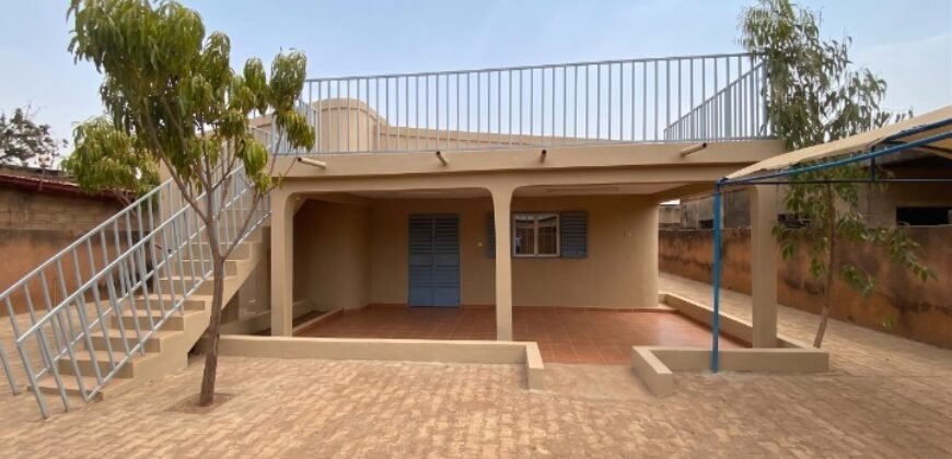 VILLA F4 SUR PARCELLE DE 300 M² À VENDRE À WAYALGHIN