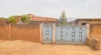 VILLA F4 SUR PARCELLE DE 300 M² À VENDRE À WAYALGHIN