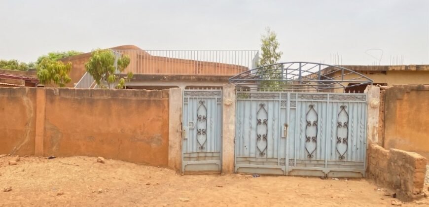 VILLA F4 SUR PARCELLE DE 300 M² À VENDRE À WAYALGHIN
