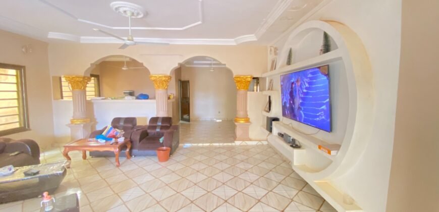 SUPERBE VILLA F4 MODERNE À LOUER – NIOKO 2