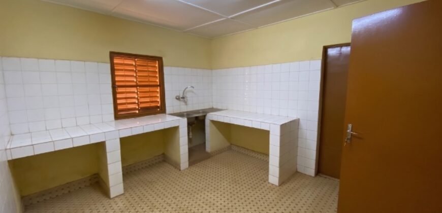 BELLE VILLA F7 À LOUER À BOULMIOUGOU