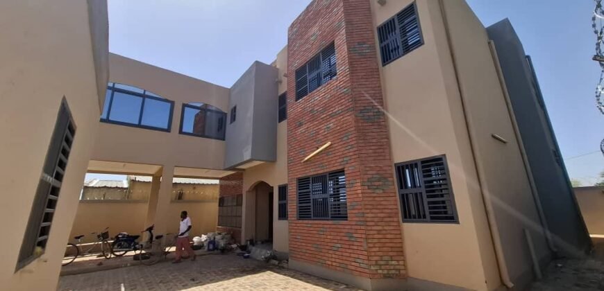 DUPLEX MODERNE DE 4 CHAMBRES EN LOCATION À LOUMBILA