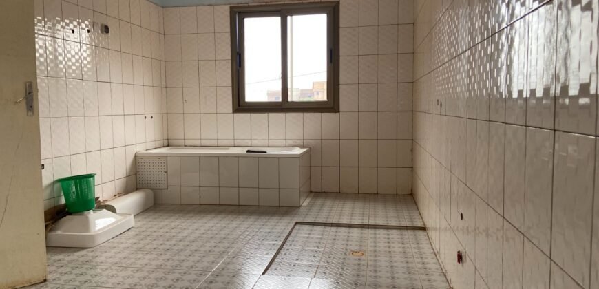 DUPLEX DE HAUT STANDING NEUF 8 PIÈCES EN LOCATION À OUAGA 2000 EXTENSION
