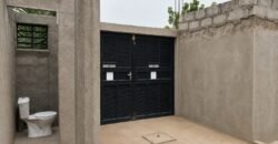 VILLA ÉVOLUTIVE R+1 À VENDRE À KOSSODO POLOSGO – INVESTISSEMENT STRATÉGIQUE AVEC POTENTIEL DE PLUS-VALUE
