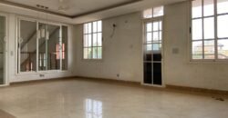 TRIPLEX DE HAUT STANDING DE 13 PIÈCES À LOUER À OUAGA 2000 (SOCOGIB)