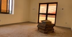 TRIPLEX DE HAUT STANDING NEUF – 08 PIÈCES EN LOCATION À OUAGA 2000, ZONE C