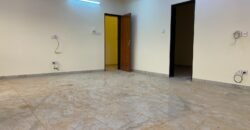 TRIPLEX DE HAUT STANDING NEUF – 08 PIÈCES EN LOCATION À OUAGA 2000, ZONE C