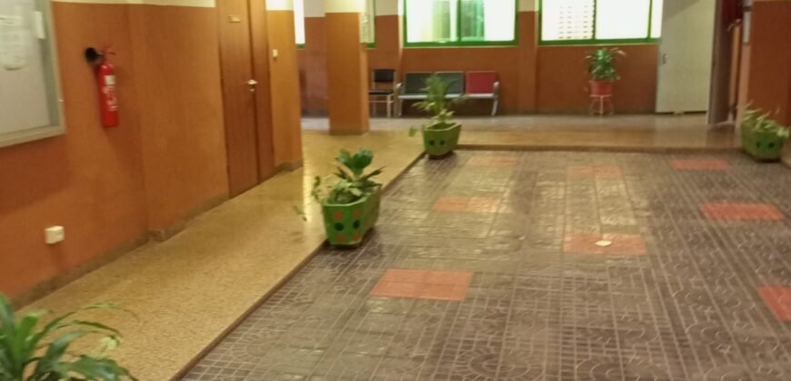 BUREAUX SITUÉS SUR UN IMMEUBLE R+5 EN LOCATION A OUAGADOUGOU QUARTIER 1200