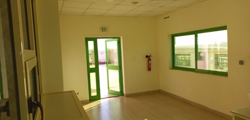 BUREAUX SITUÉS SUR UN IMMEUBLE R+5 EN LOCATION A OUAGADOUGOU QUARTIER 1200