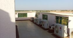 BUREAUX SITUÉS SUR UN IMMEUBLE R+5 EN LOCATION A OUAGADOUGOU QUARTIER 1200