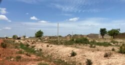 PARCELLE NUE DE 400 M² EN VENTE À BASSINKO
