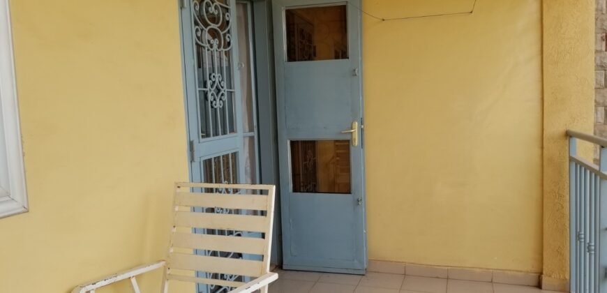 APPARTEMENT DE TYPE F3 MEUBLE A LOUER A OUAGA2000 ZONE C