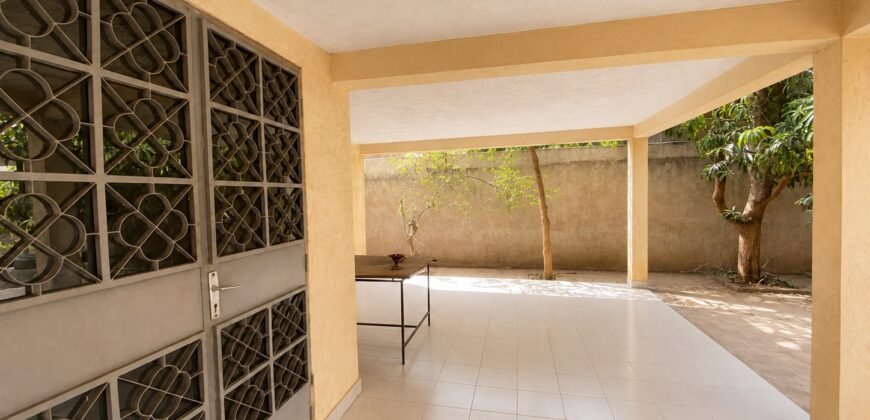 VILLA DE TYPE F4 BÂTIE SUR UNE PARCELLE DE 400 M² EN VENTE À KARPALA