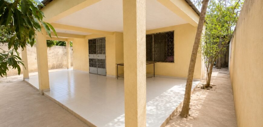 VILLA DE TYPE F4 BÂTIE SUR UNE PARCELLE DE 400 M² EN VENTE À KARPALA