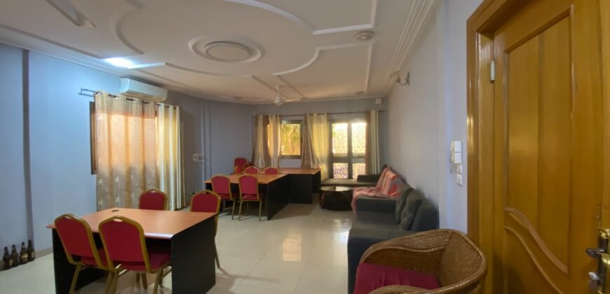 DUPLEX R+1 DE 10 PIÈCES ÉQUIPÉ EN LOCATION À OUAGA 2000 ZONE C