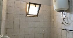 DUPLEX R+1 DE 10 PIÈCES ÉQUIPÉ EN LOCATION À OUAGA 2000 ZONE C