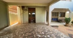 DUPLEX R+1 DE 10 PIÈCES ÉQUIPÉ EN LOCATION À OUAGA 2000 ZONE C