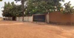 DUPLEX STANDING DE 11 PIÈCES EN LOCATION À KARPALA