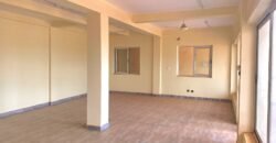 IMMEUBLE R+1 EN LOCATION DANS LE QUARTIER BANG-POORE