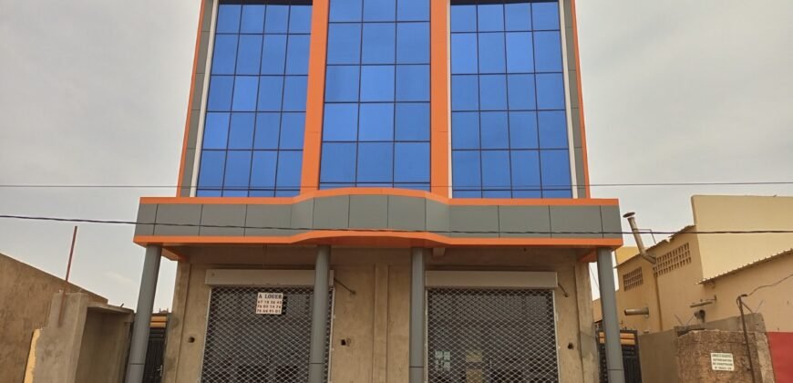 IMMEUBLE R+3 À LOUER À OUAGADOUGOU QUARTIER BONHEUR VILLE
