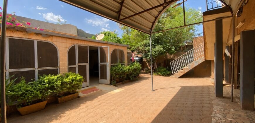 VILLA F4 EN LOCATION — QUARTIER WAYALGHIN