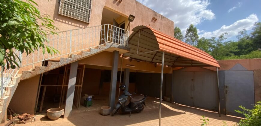 VILLA F4 EN LOCATION — QUARTIER WAYALGHIN