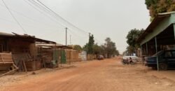 PARCELLE CLÔTURÉE DE 300 M² DOUBLE FACE BATIE EN VENTE À GOUNGHIN SUD
