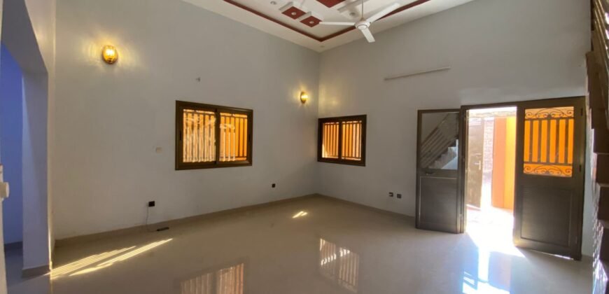 DUPLEX DE 5 PIÈCES EN LOCATION DANS LE QUARTIER YAGMA