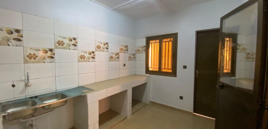 DUPLEX DE 5 PIÈCES EN LOCATION DANS LE QUARTIER YAGMA