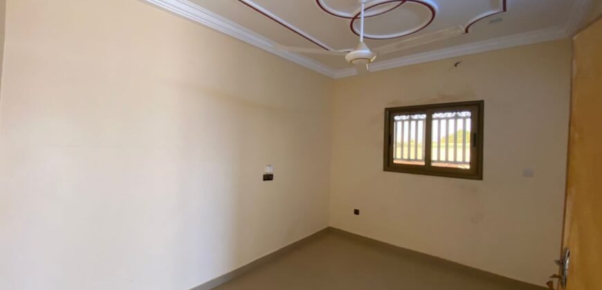 DUPLEX DE 5 PIÈCES EN LOCATION DANS LE QUARTIER YAGMA