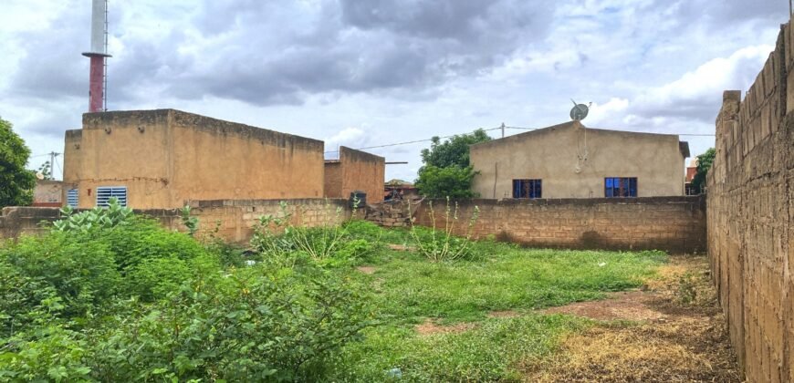 ARCELLE NUE D&rsquo;UNE SUPERFICIE DE 248 M² EN VENTE À NIOKO 1