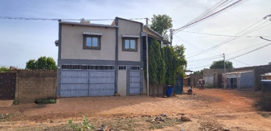 DUPLEX 6 PIÈCES À MARCOUSSIS – ESPACES CLIMATISÉS, GARAGE COUVERT ET CADRE FAMILIAL