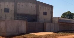 ENTREPÔT DE 1000 M² BÂTI SUR UN TERRAIN DE 5000 M² EN LOCATION À YIMDI