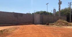 ENTREPÔT DE 1000 M² BÂTI SUR UN TERRAIN DE 5000 M² EN LOCATION À YIMDI
