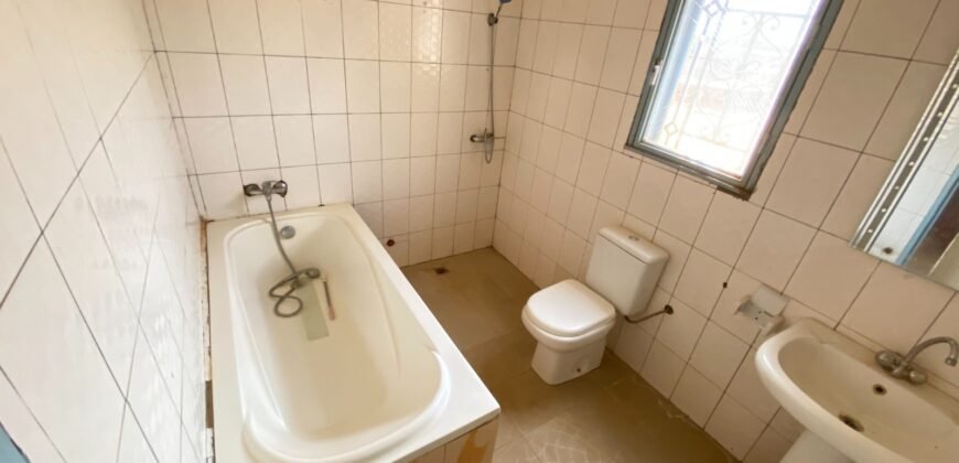 DUPLEX DE TYPE F7 CONSTRUIT SUR UNE PARCELLE DE 300 M² EN VENTE A TENGANDOGO