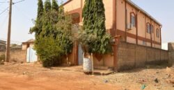 DUPLEX DE TYPE F7 CONSTRUIT SUR UNE PARCELLE DE 300 M² EN VENTE A TENGANDOGO