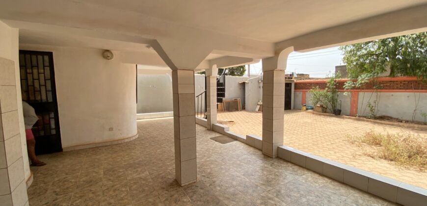 VILLA F4 DE PRESTIGE À VENDRE DANS LE QUARTIER SAMANDIN