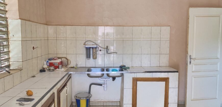 DUPLEX DE 07 PIÈCES EN LOCATION À OUAGA 2000 ZONE C