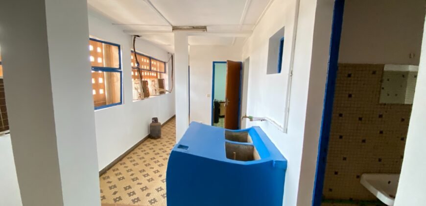 À LOUER À KAMSONGHIN : APPARTEMENT MEUBLÉ DE PRESTIGE SUR L’AVENUE OUEZZIN COULIBALY