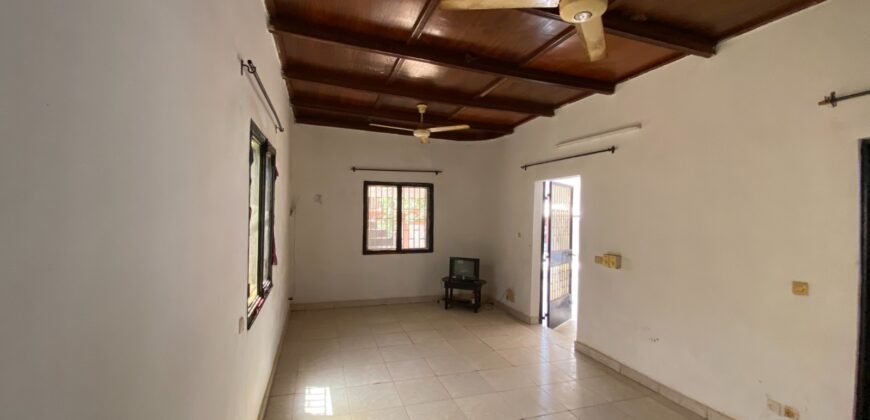 VILLA F4 DE PRESTIGE À VENDRE DANS LE QUARTIER SAMANDIN