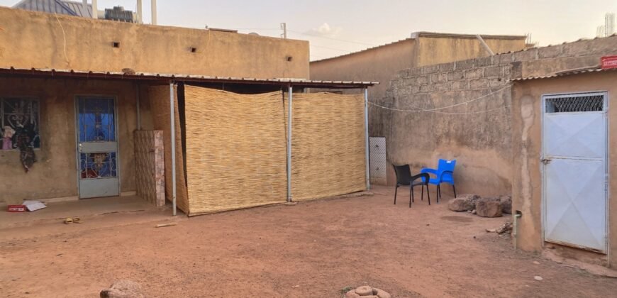 À VENDRE À BANG-POORÉ : CÉLIBATORIUM DE 6 APPARTEMENTS SUR UNE PARCELLE DE 320 M²