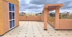 TRIPLEX DE 7 PIÈCES EN LOCATION À OUAGA 2000 EXTENSION SUD