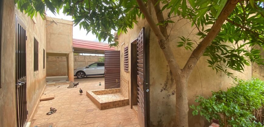 VILLA F4 AVEC 2 DÉPENDANCES F2 EN VENTE À ZAGTOULI