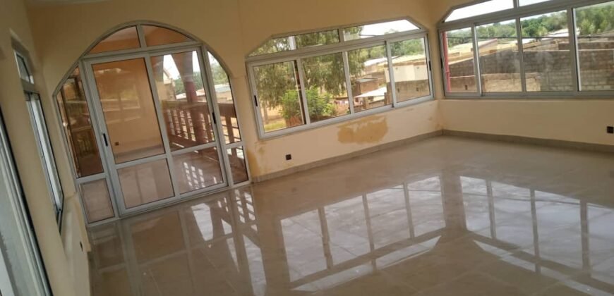 DUPLEX DE 7 PIÈCES EN LOCATION À BALKUY
