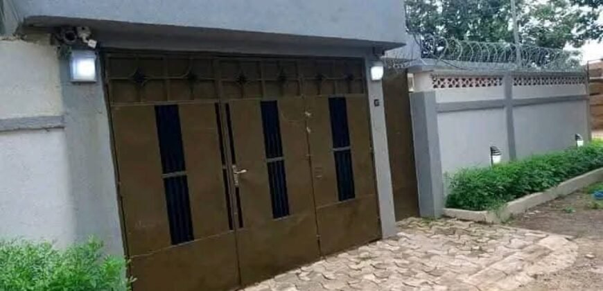 À LOUER – VILLA F4 AU 1200 LOGEMENTS